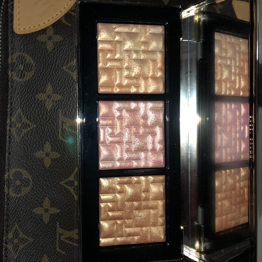 Bobbi to Glow Highlighting Trio